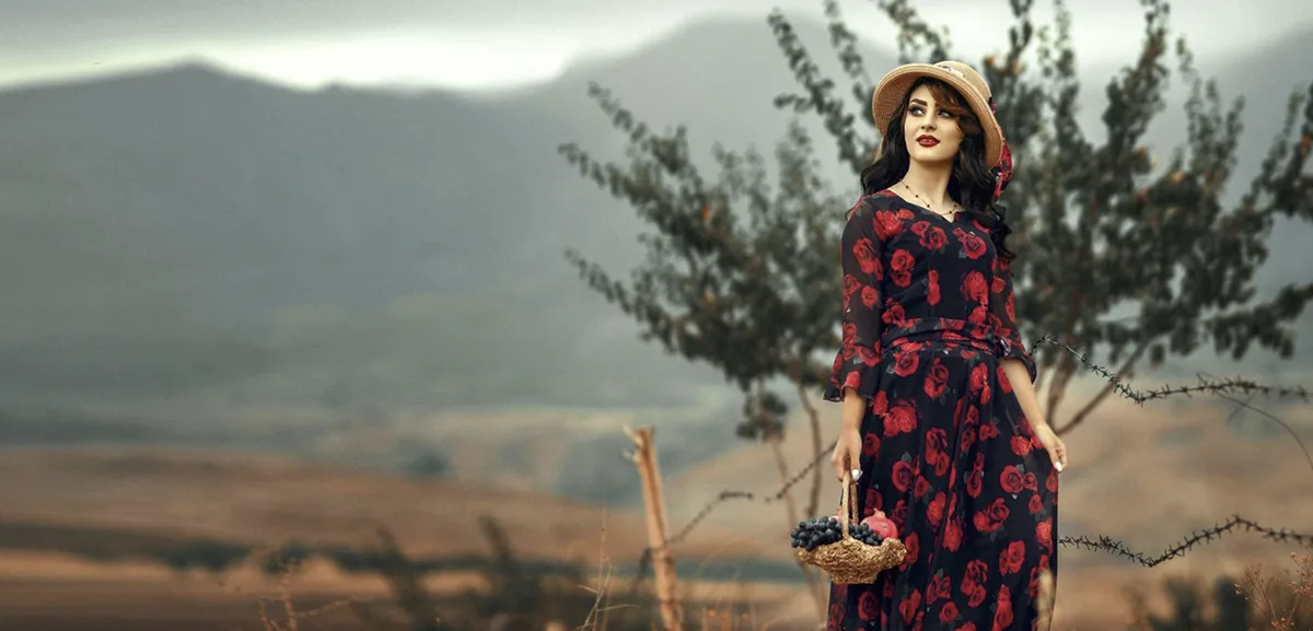 red-roses-wide.png